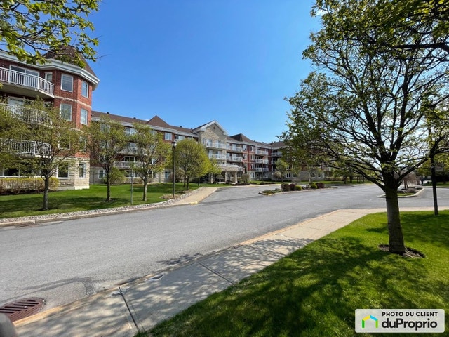 $479,000 - Condominium for sale in Longueuil (Vieux-Longueuil) — photo 1