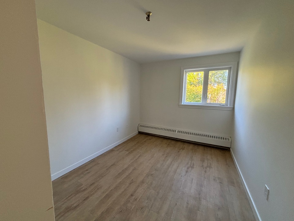 Newly renovated 1 bedroom suite - prime location! 5