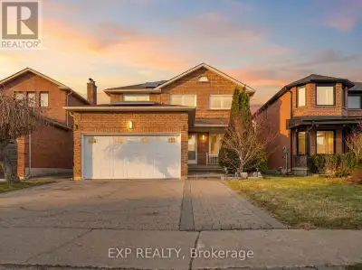 Beautifully renovated detached residence in sought-after East Woodbridge, set on a premium lot offer...