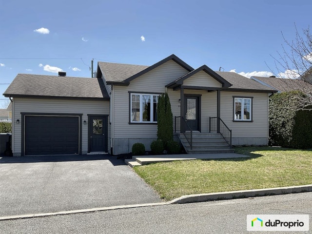 $557,000 - Bungalow for sale in Drummondville (Drummondville) — photo 1