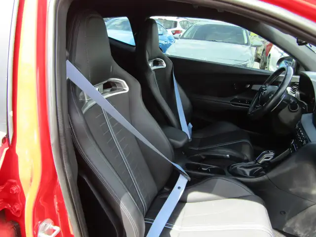2022 Hyundai Veloster N N POWER 2.0L Turbo / Tech / Carplay / Na in Cars & Trucks in Calgary - Image 45