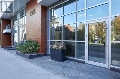 709 - 223 ST CLAIR AVENUE W Toronto (Casa Loma), Ontario