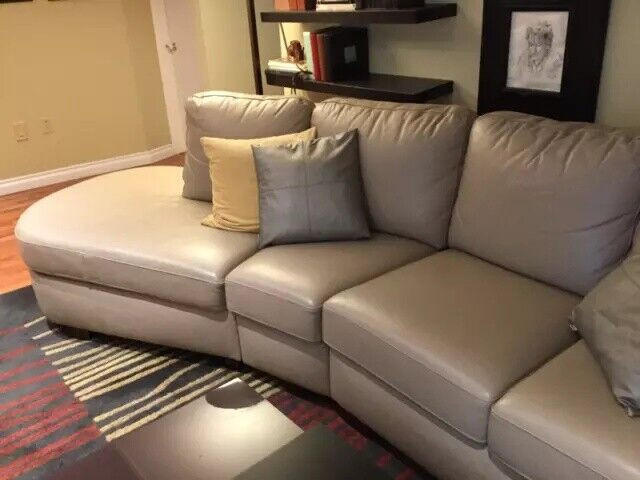 Custom Made 100% Genuine Leather Sectional Sofa Paid $6000 in Couches & Futons in Belleville - Image 3