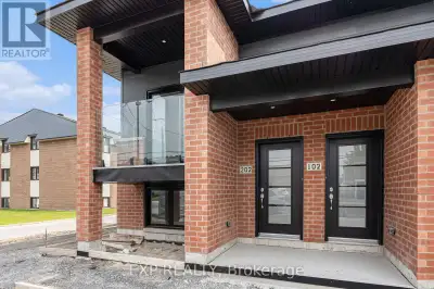 AVAILABLE FOR OCCUPANCY JULY 1ST ONWARDS! Don't miss this BRAND NEW 2 bed 1 bath UPPER UNIT apartmen...