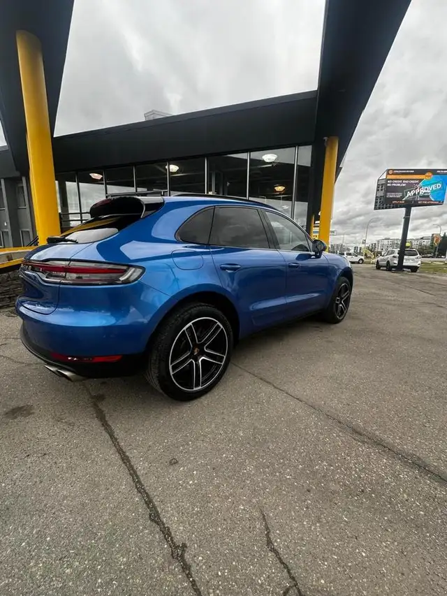 2020 Porsche Macan S AWD- No Accidents- Low KM- Pano Roof in Cars & Trucks in Calgary - Image 10