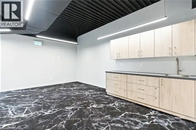 205 - 1232 NORTHSIDE ROAD Burlington (Industrial Burlington), On in Commercial & Office Space for Rent in Oakville / Halton Region - Image 6