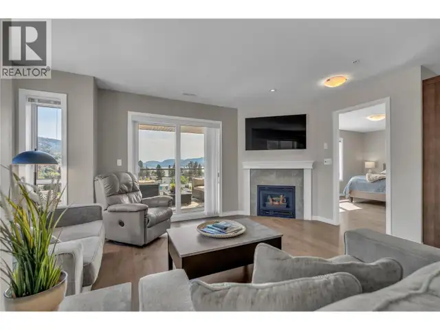 3388 Skaha Lake Road Unit# 807 Penticton, British Columbia in Condos for Sale in Penticton - Image 3