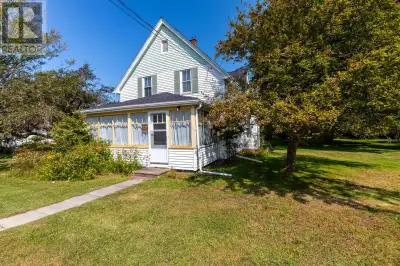 Lovingly maintained century home in the sought-after community of Annapolis Royal. Set on a quiet si...