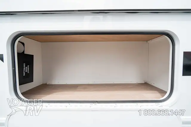 2027 Winnebago Sunflyer 22RS in Travel Trailers & Campers in Kelowna - Image 57