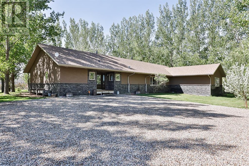 125075 102 Twp Road Grassy Lake, Alberta Houses for Sale Medicine