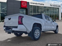 Low Kilometres | Four Wheel Drive | Front Collision Avoidance | Blind Spot Monitor | Cross Traffic A... (image 5)