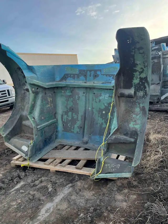 KENWORTH T800 VARIOUS HOODS INCLUDING WIDE HOOD OFFERS? in Heavy Equipment Parts & Accessories in Edmonton - Image 10