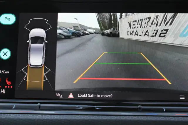 2022 Volkswagen Golf GTI Autobahn Auto for sale in Cars & Trucks in Comox / Courtenay / Cumberland - Image 31