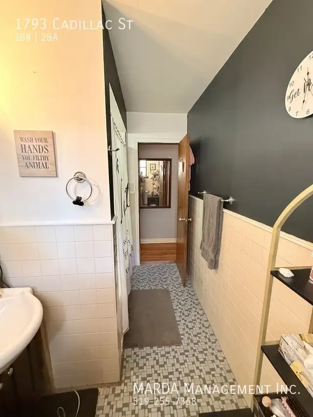 SPACIOUS 3 BED/2 BATH HOME- FINISHED BASEMENT-EAST WINDSOR + UTI in Long Term Rentals in Windsor Region - Image 27