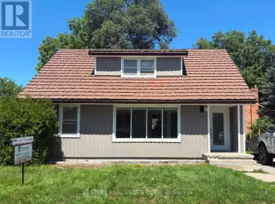 Located in the charming community of Tottenham, this detached 1.5-storey home features 4 Bedrooms 2...