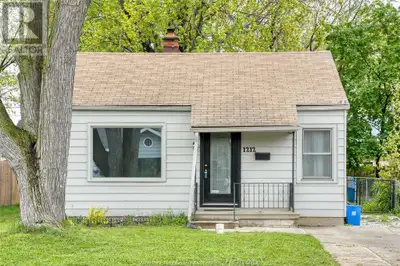 1212 Elm AVENUE Windsor, Ontario