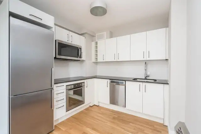 Renovated one bedroom located at Dupont and Lansdowne - ID 3562