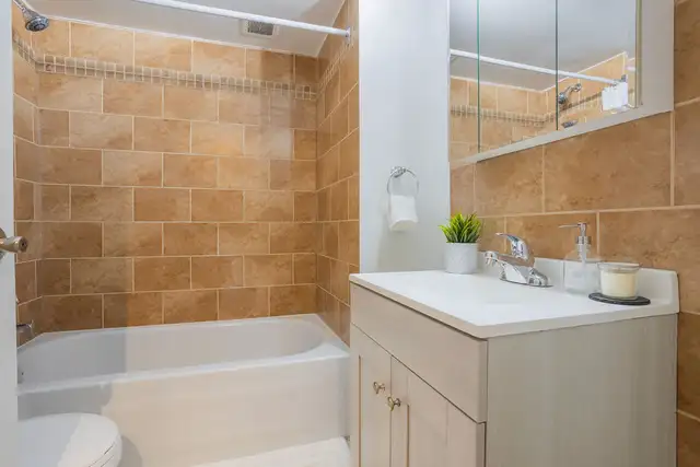 Downtown,1,bedrooms,chambres,31/2,to rent,centre ville,available in Long Term Rentals in City of Montréal - Image 9