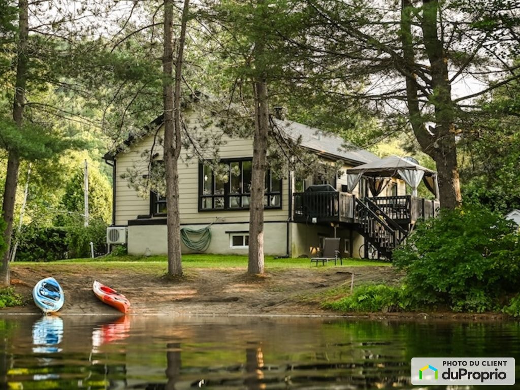 $599,000 - Cottage for sale in Chertsey — photo 1