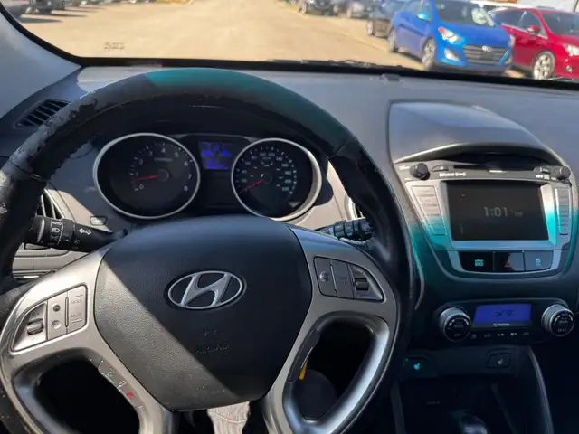 2012 Hyundai Tucson Limited AWD :: Automatic Transmission in Cars & Trucks in Calgary - Image 13