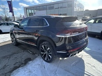Welcome to Country Hills Volkswagen 2025 Volkswagen Atlas Cross Sport Execline Our team of knowledge... (image 9)