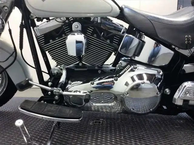 2001 Harley-Davidson FLSTC-Heritage Softail Classic in Street, Cruisers & Choppers in City of Toronto - Image 17