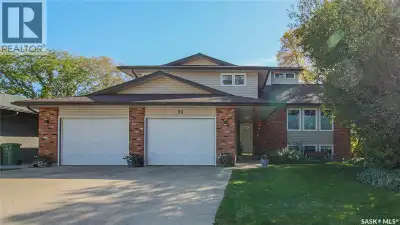 Welcome to 55 Metcalfe Road in the University Park neighborhood. This 1976-built, 5-level split home...