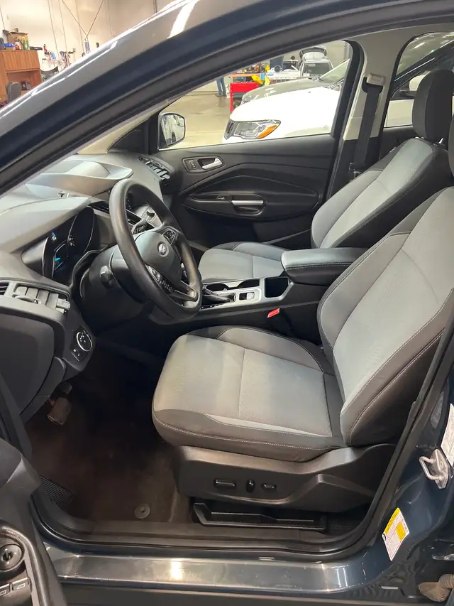 2019 Ford escape AWD 1.5l in Cars & Trucks in Lethbridge - Image 9