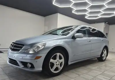 . Engine: V6 Cylinder Engine 3.0L/182CI L/100Km City: 11.5 L/100Km Hwy: 8.2 Safety Equipment PARKTRO...