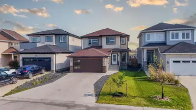 2J//Winnipeg/S/S Starts now. Open house sat/sun 12 & 13 july 2 to 4pm . Check out this fully finishe...