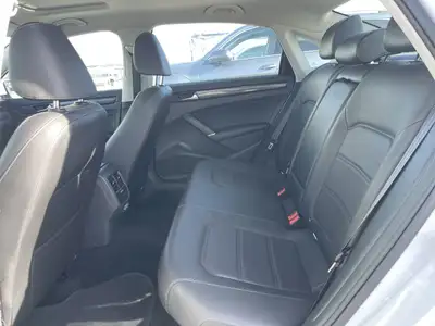 2021 Volkswagen Passat Highline 2.0T 6sp at w/Tip SUNROOF, View more