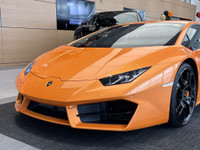 AMVIC Licensed Dealer AMVIC LICENSED DEALER. Stock number: B2771 The 2017 Lamborghini Huracán Evo is... (image 2)