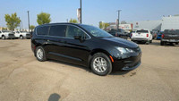 This 2025 JEEP COMPASS LATITUDE LUX 4X4 has the following options Leatherette Seats, Remote Start Sy... (image 1)