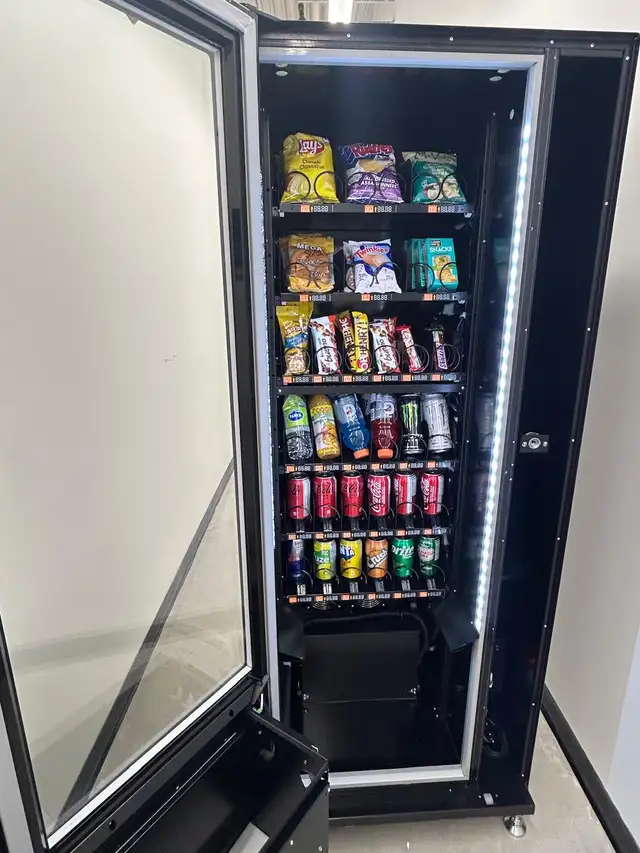 Combo Vending machines64840222008961121