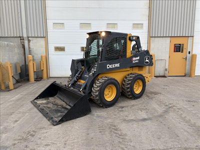 Hours: 953 | Location: Regina, SK, CA | Buckets: General Purpose Bkt; Operators Station: Cab w/ AC;...