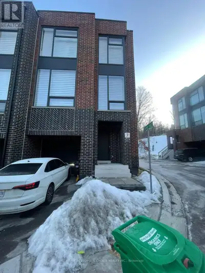 1 YEAR OLD HOUSE ALMOST NEW ONE ,WELL MAINTAINED AND CLEAN OCCUPIED BY FAMILY BEFORE AVAILBLEDAILY L...