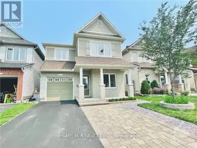 This 3 Bedrooms 3 bathrooms move-in ready home in a popular family-friendly neighbourhood of the hea...