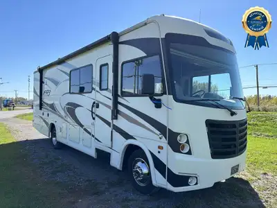 Motorisé classe A 2018 Forest River FR3 29DS avec moteur Ford V10 320HP, 2 extensions, génératrice O...