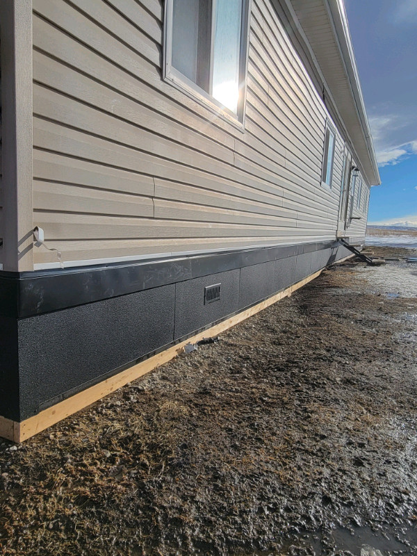 Mobile Home Insulated Skirting in Decks & Fences in Lethbridge - Image 2