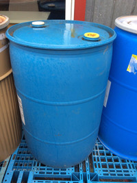 Baril de plastique 210 litres (45 gallons)