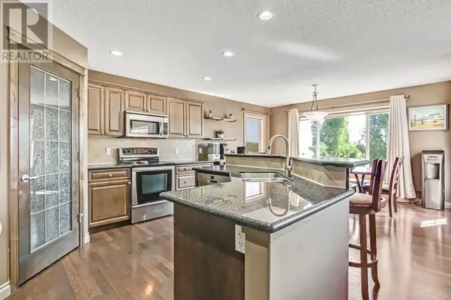 207 Westmount Bay Okotoks, Alberta62863796630657123