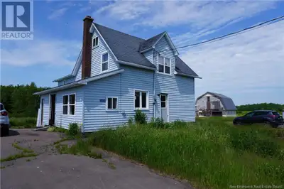 Embrace the Charm of Country Living on Over 10 Hectares! Discover the perfect blend of comfort and s...