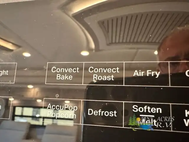 2023 Newmar Kountry Star 4037 Diesel Pusher 360 h.p. in RVs & Motorhomes in Moncton - Image 43