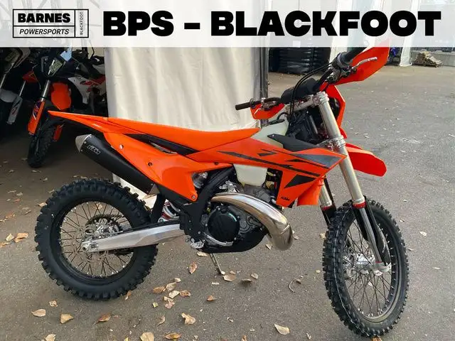 2025 KTM XC 250 W in Dirt Bikes & Motocross in Calgary - Image 2