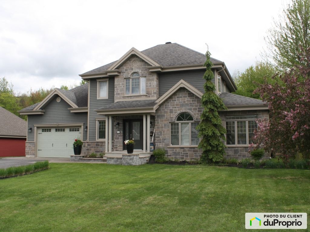 $899,000 - 2 Storey for sale in Victoriaville — photo 1