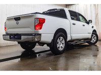 **ONE OWNER - MECHANICALLY CERTIFIED** 97,298 KM This 2017 Nissan Titan 4x4 Crew Cab S is powered by... (image 6)