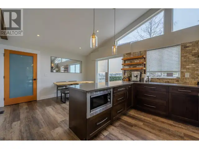 2401 FAIRWAYS Drive Sun Peaks, British Columbia in Houses for Sale in Kamloops - Image 16