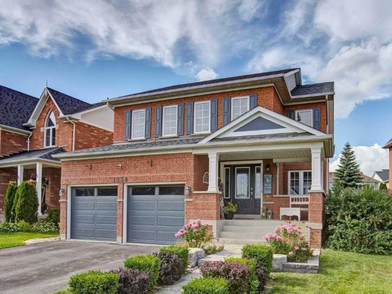 ⭐CHARMING 4 BR DOUBLE GAR DETACHED W/ INGROUND POOL IN OSHAWA! Houses for Sale Oshawa