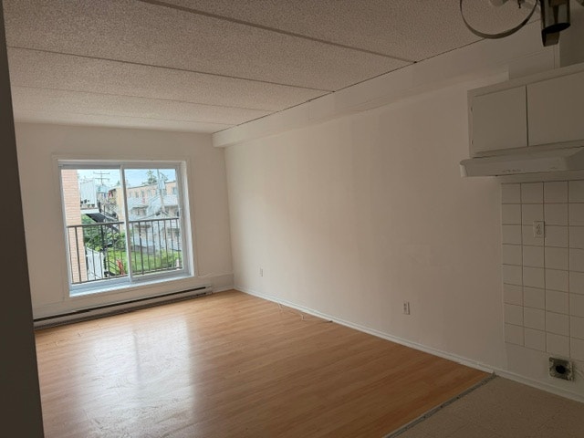 LOGEMENT 31/2 À LOUER — photo 2