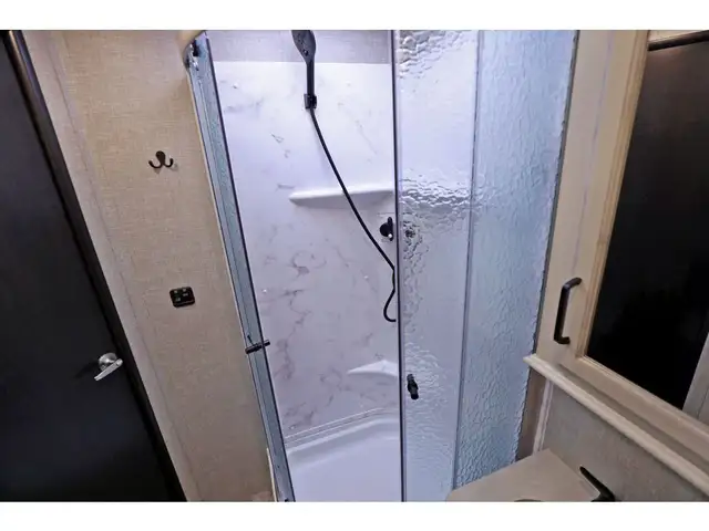 2023 Entegra Coach Odyssey 31F Bund Bed NEUF VR/RV Classe C 2023 in RVs & Motorhomes in Laval / North Shore - Image 25